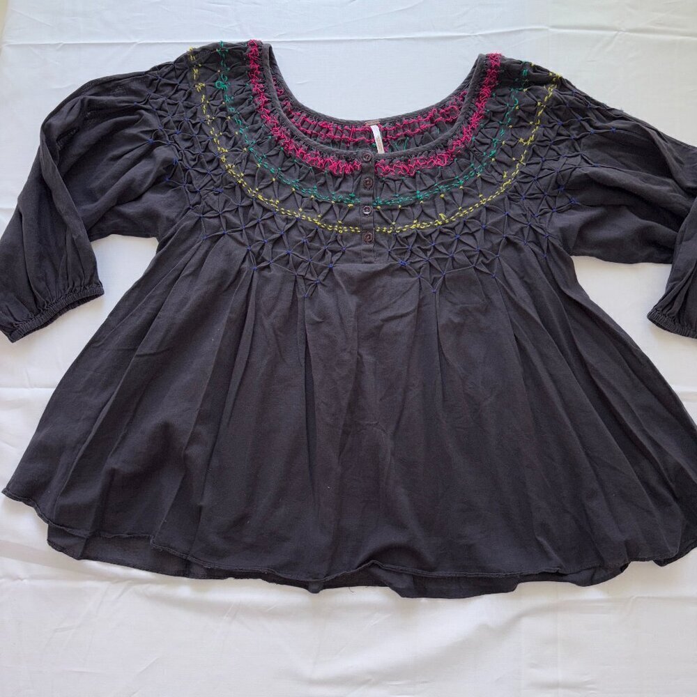 Free People Charcoal Gray Embroidered Smocked Peasant Boho Blouse Size Small